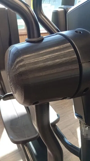 Proteção nova instalada no braço do elíptico